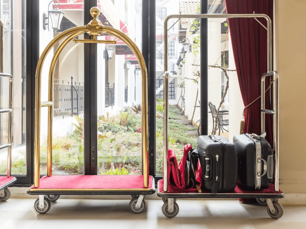 Xe Đẩy Hành Lý Khách Sạn – Giải Pháp Hiệu Quả Cho Sự Tiện Nghi Và Sang Trọng